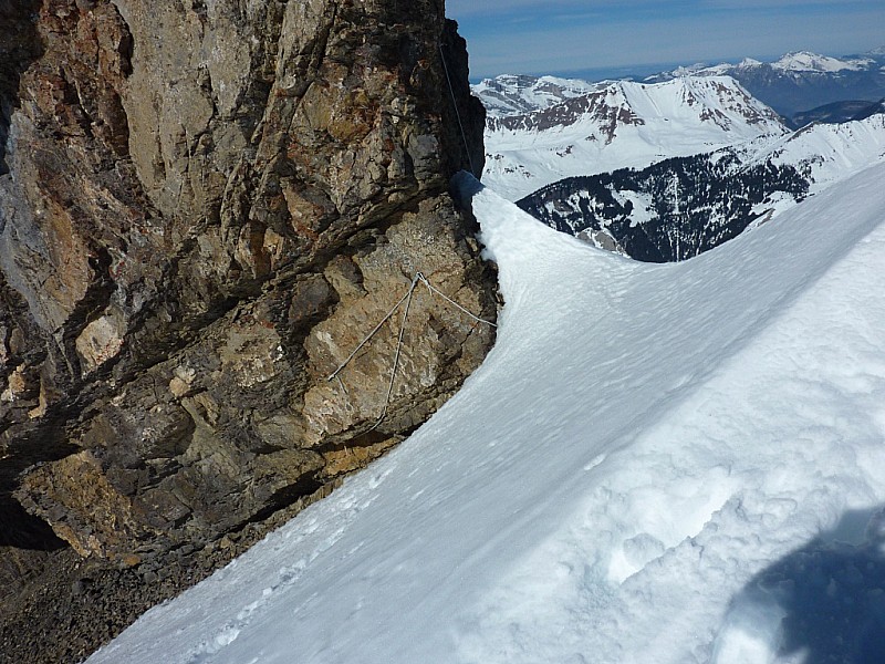 #4 Couloir W : Les spits sont toujours la! Couloir W : Les spits sont toujours la!