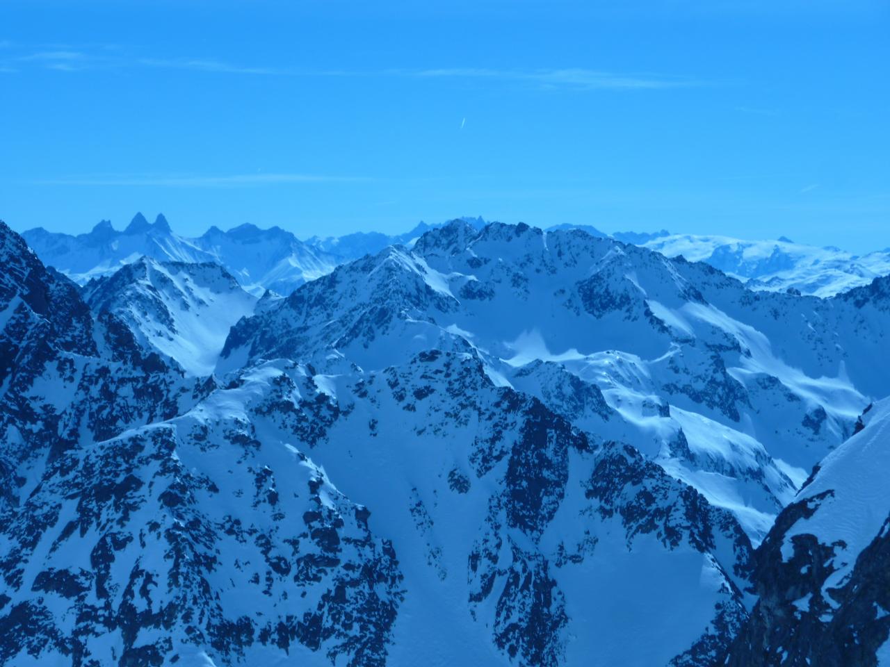 #6 Vue vers le SE : En arrière plan les aiguilles d Vue vers le SE : En arrière plan les aiguilles d'Arves, la meije et le glacier de Girose