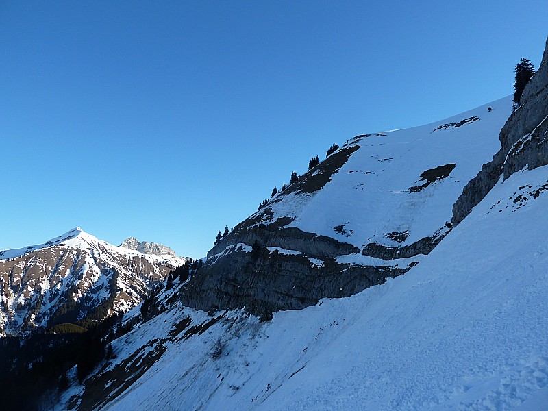 #4 Traversée des Bauges orientale : Versant NW du Gd Roc. Traversée des Bauges orientale : Versant NW du Gd Roc.