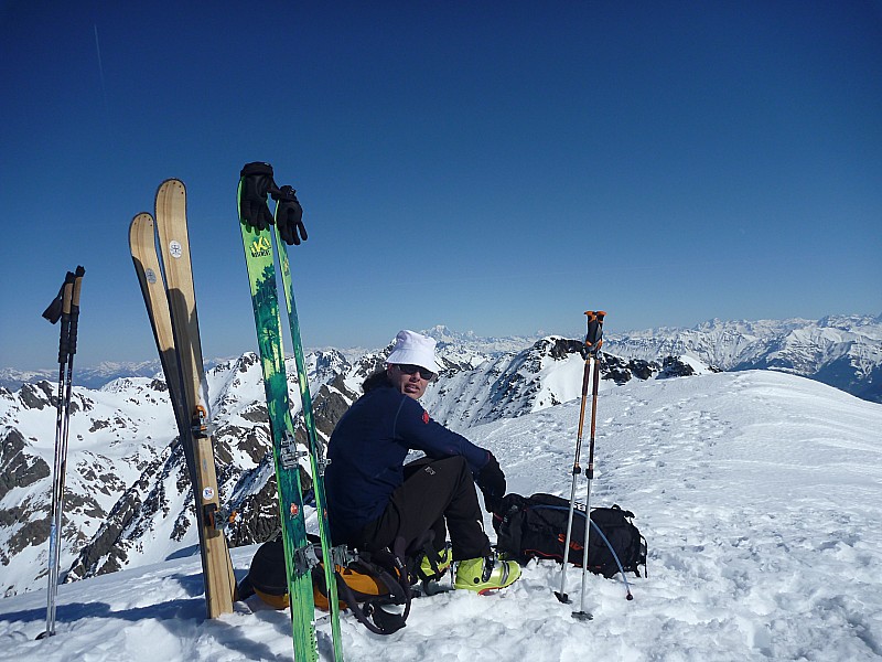 #1 Sommeet : attente au sommet Sommeet : attente au sommet