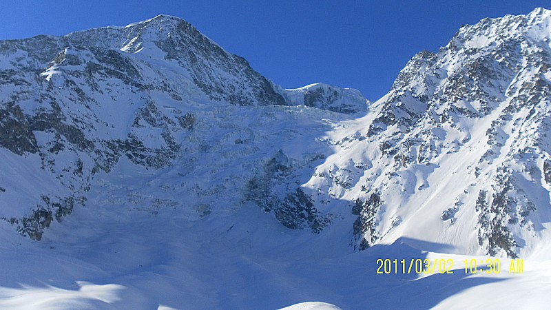 #2 glacier de tsijiore nouve : une petite chute de séracs il y a 2 jours vers 10h30 glacier de tsijiore nouve : une petite chute de séracs il y a 2 jours vers 10h30