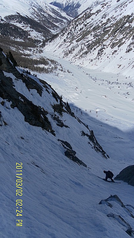 #7 couloir de sortie : sortie rive droite. neige très dure. couloir de sortie : sortie rive droite. neige très dure.