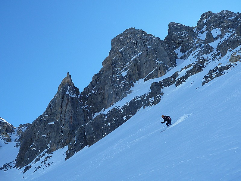 #9 Roche Nue : Val dans le cône sous le couloir. Roche Nue : Val dans le cône sous le couloir.