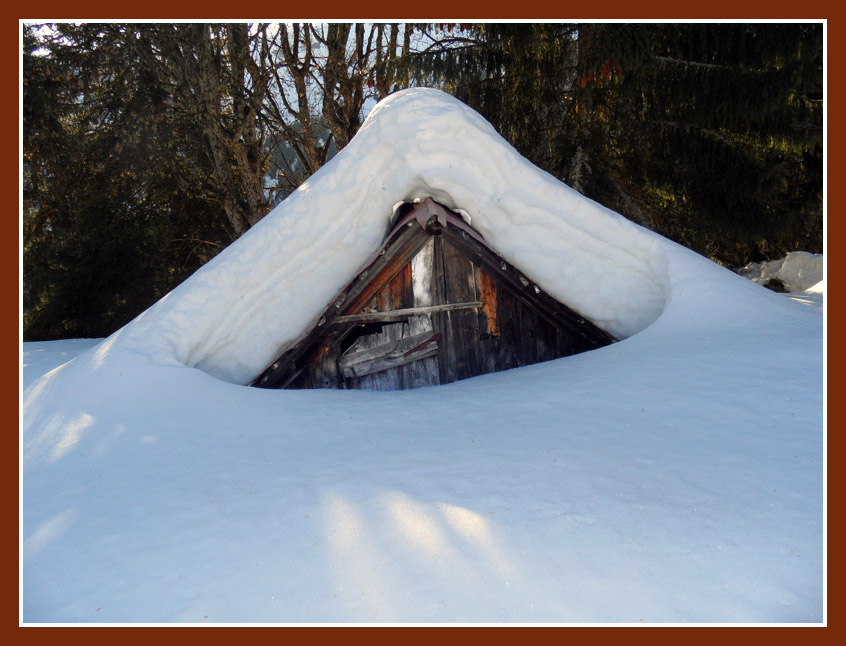 #4 Vieille grange : cachée sous une belle épaisseur de neige! Vieille grange : cachée sous une belle épaisseur de neige!