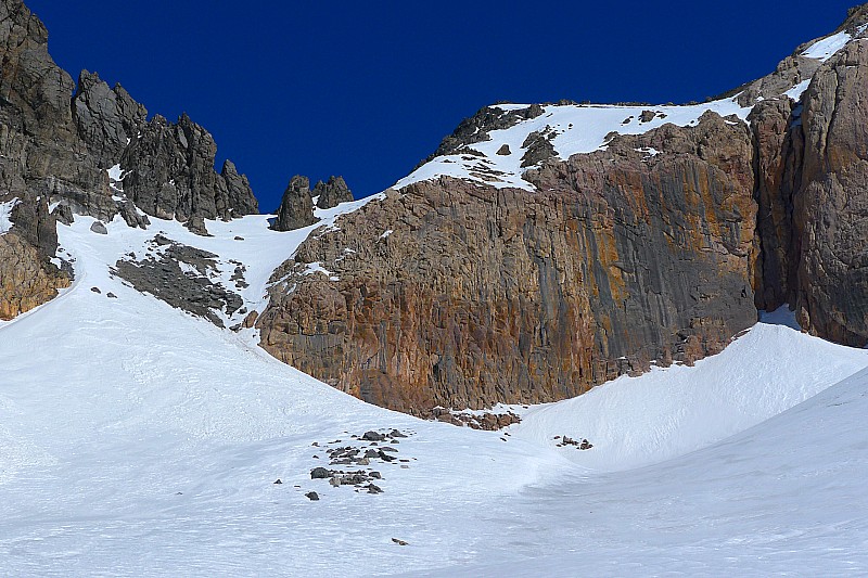 #4 Le début de la descente : Une neige pour appâter le skieur .... Le début de la descente : Une neige pour appâter le skieur ....