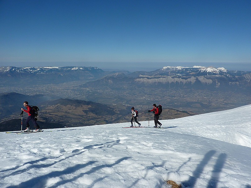 Sommet : Skier au dessus de Grenoble. Un Privilège ...