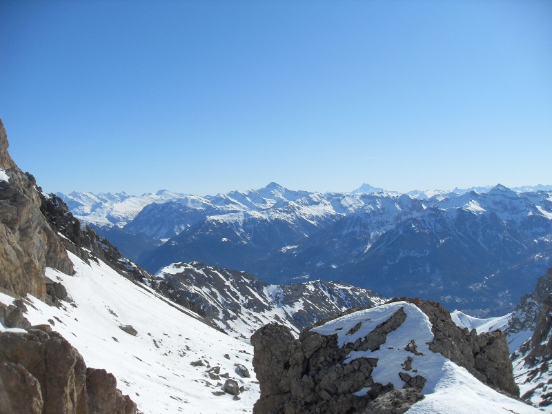 #3 Cime de la Condamine : vue en direction de Roche Brune et du Viso Cime de la Condamine : vue en direction de Roche Brune et du Viso