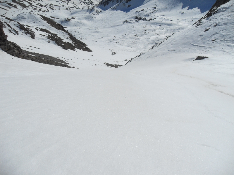 #9 Couloir S sous Rocher Bouchard : le couloir sous le sommet de Rocher Bouchard, à la descente, neige excellente. Couloir S sous Rocher Bouchard : le couloir sous le sommet de Rocher Bouchard, à la descente, neige excellente.