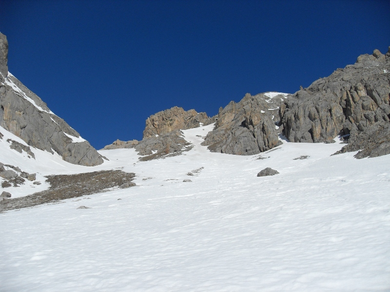 #1 Couloir S sous Rocher Bouchard : vue à la montée Couloir S sous Rocher Bouchard : vue à la montée