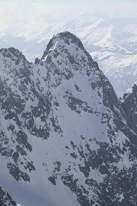#3 Le Pouce : ça manque quand même de la neige, même s Le Pouce : ça manque quand même de la neige, même s'il y avaient des traces de descente...