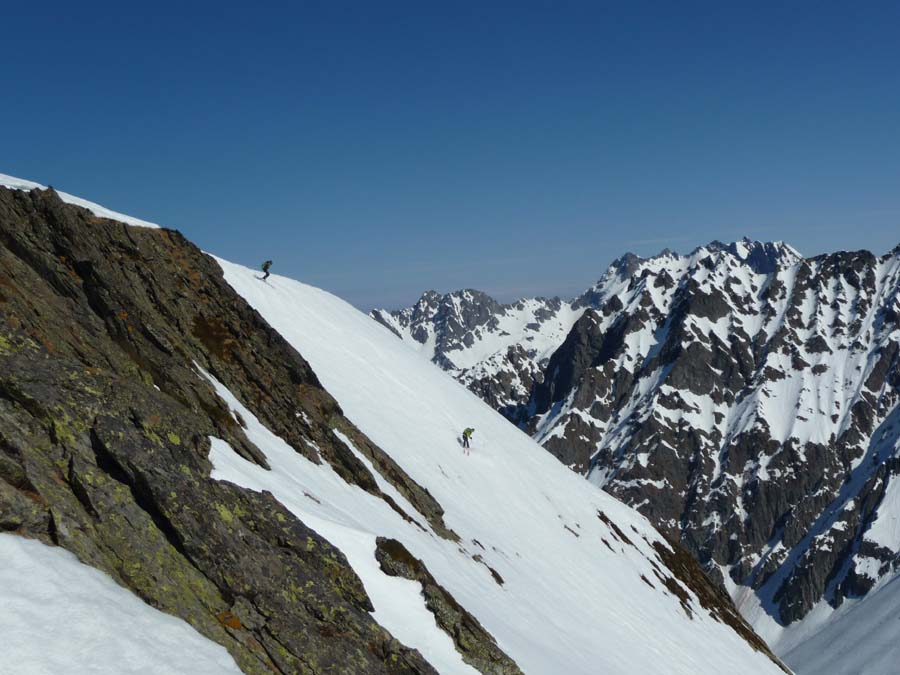 #3 Versant Nord : Descente groupe sur le versant Nord Versant Nord : Descente groupe sur le versant Nord