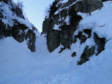 #8 cayonne tré les eaux : Magnifique avec cascade de glace au dessus (ne pas trainé ). Difficulté à skié dû aux vieilles coulées (sa chope les skis). Conseil, a faire absolument quand c cayonne tré les eaux : Magnifique avec cascade de glace au dessus (ne pas trainé ). Difficulté à skié dû aux vieilles coulées (sa chope les skis). Conseil, a faire absolument quand c'est poudreux.
AMBIANCE