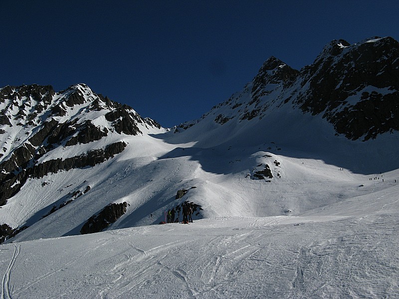 #5 Vue sur le col de Morétan : Vue sur le col de Morétan 2503m depuis le replat Vue sur le col de Morétan : Vue sur le col de Morétan 2503m depuis le replat