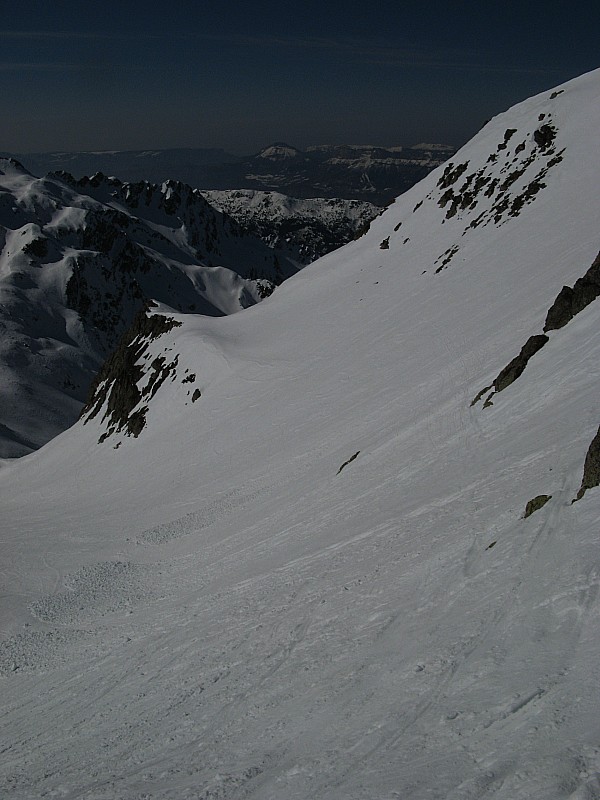 #11 Vue sur la pente versant sud : Jolie pente moquette sur le versant sud bien exposée depuis le col de Morétan Vue sur la pente versant sud : Jolie pente moquette sur le versant sud bien exposée depuis le col de Morétan