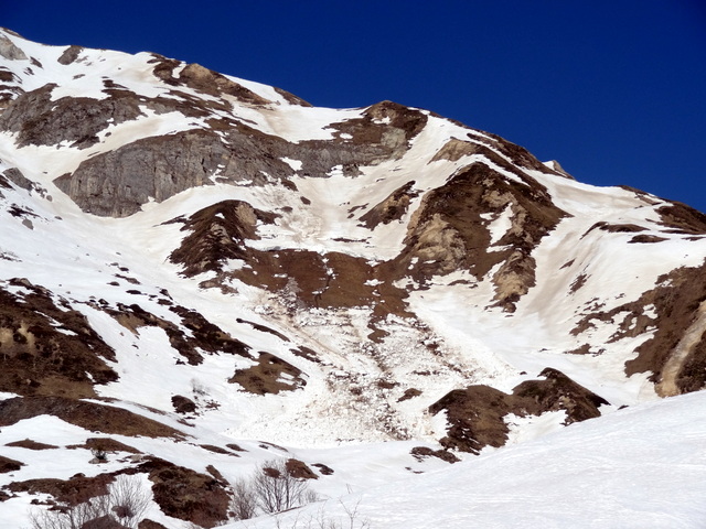 #2 A l A l'Est du Col, vers 2000m : Sec et coulant à la fois