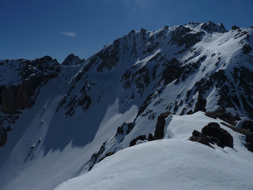 #8 Pointe d Pointe d'Orient : A droite l'itinéraire de montée, à gauche le couloir N