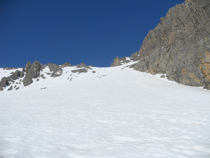 #6 Roche Colombe : Partie basse du couloir à la descente, la neige est juste comme il faut. Roche Colombe : Partie basse du couloir à la descente, la neige est juste comme il faut.