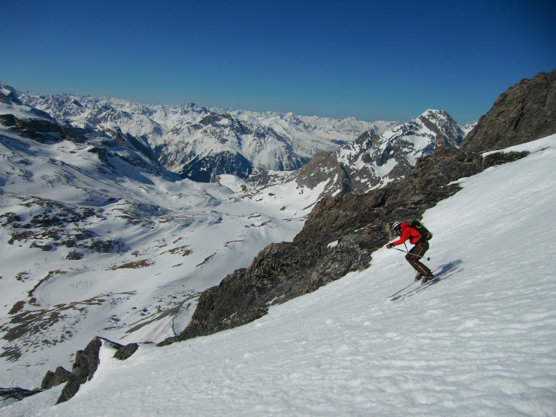 #6 Descente : Bart-S profite de la neige maintenant un peu moins dure. Descente : Bart-S profite de la neige maintenant un peu moins dure.