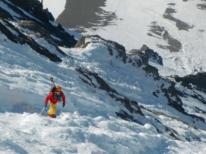 #2 Remontée de la face : Hmm de la neige dure avec plein de reliefs... Remontée de la face : Hmm de la neige dure avec plein de reliefs...