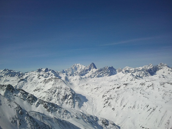 #1 les jorasses et le mont blanc : magnifique plateau les jorasses et le mont blanc : magnifique plateau