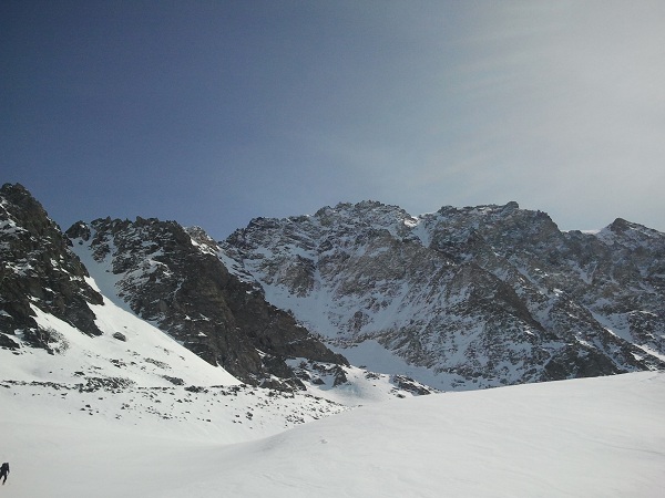 #2 mont vélan : un groupe s mont vélan : un groupe s'est lancé dans le couloir hannibal