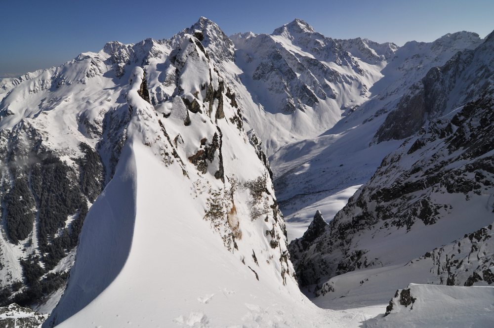 #6 Haut du couloir : Sortie sur l Haut du couloir : Sortie sur l'arête, très aérienne