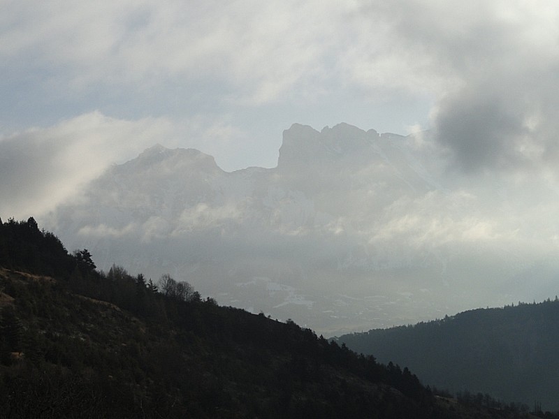 #1 Breche : jeux de nuages le matin sur la breche Breche : jeux de nuages le matin sur la breche