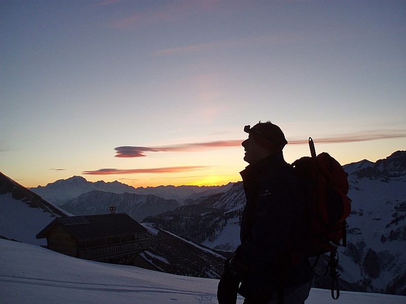 #2 Le jour se lève : Les premiers rayons du soleil à la dent des Portes. Le jour se lève : Les premiers rayons du soleil à la dent des Portes.