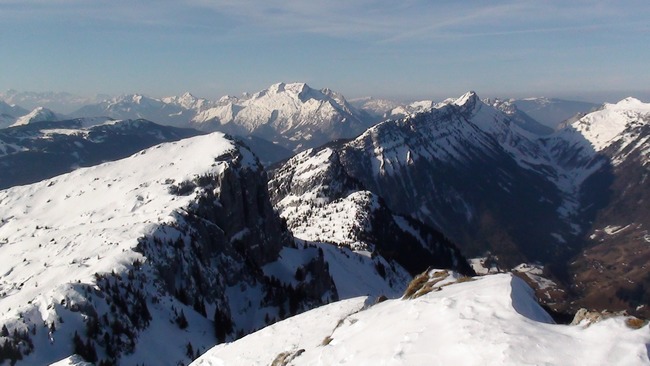 #6 Vue du sommet : Notamment : Roc des Tours devant , Tournette au fond Vue du sommet : Notamment : Roc des Tours devant , Tournette au fond