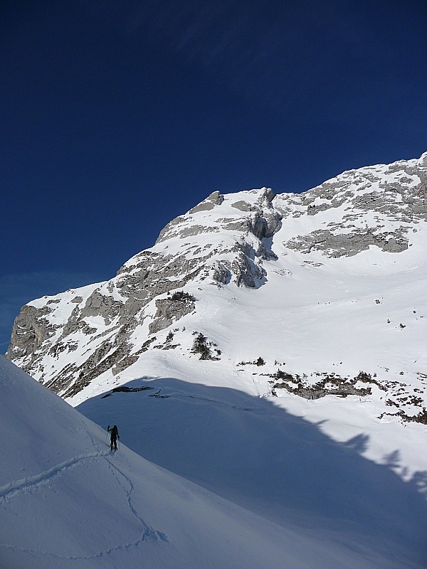 #10 Face E : manque de neige sur le bas bien visible Face E : manque de neige sur le bas bien visible