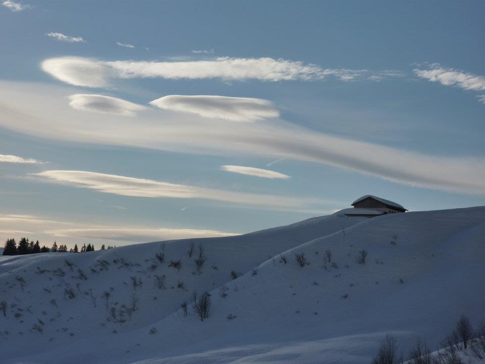 #3 coufa 10 mars : lenticulaires sur le chalet du curé coufa 10 mars : lenticulaires sur le chalet du curé