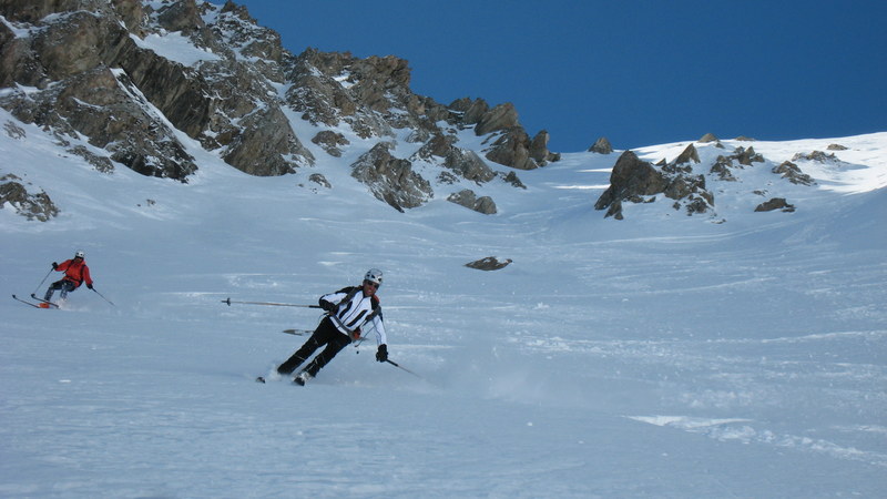 #11 neige au top : En bas du petit couloir du Mollard de Boeufs... nickel! neige au top : En bas du petit couloir du Mollard de Boeufs... nickel!