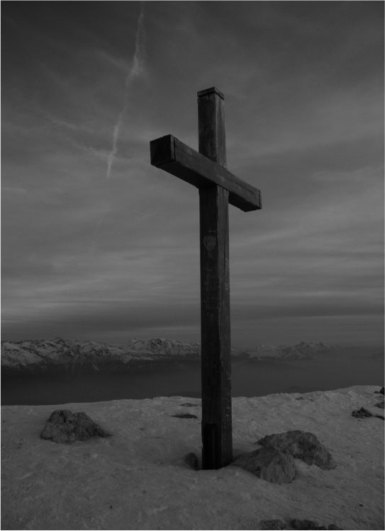 Croix de Chamechaude : La croix à la nuit tombante