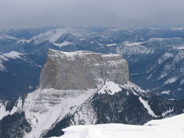 #2 Mont Aiguille : Le mont Aiguille est bien là, toujours aussi beau Mont Aiguille : Le mont Aiguille est bien là, toujours aussi beau