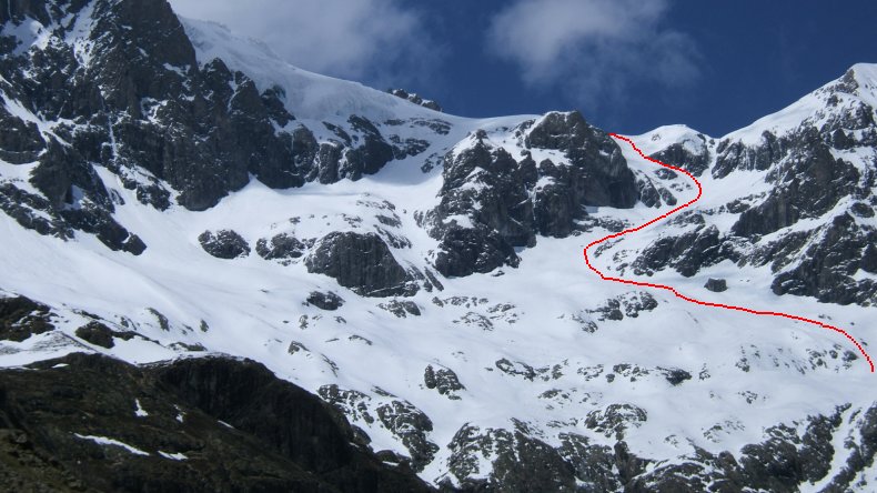 #2 fin du Vallon : le beau vallon qui mène presque au glacier des Rouies, ne pas prendre le couloir dans l fin du Vallon : le beau vallon qui mène presque au glacier des Rouies, ne pas prendre le couloir dans l'axe mais bifurquer à gauche juste avant. attention c'ets là que les coulées se produisent