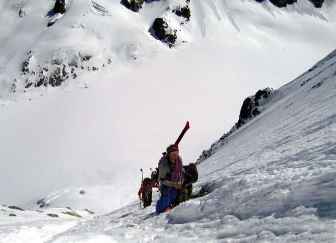 #4 NNE des Courtes : Dans la partie supérieure de la face. NNE des Courtes : Dans la partie supérieure de la face.