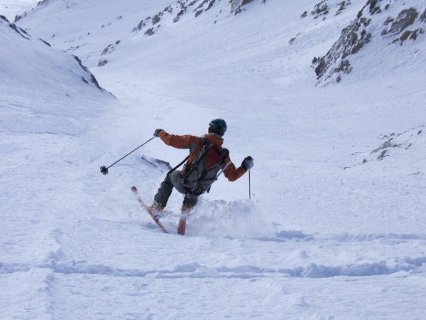 #3 premier virage : premier virages les plus difficiles dans une forte pente parsemée de fourbes pierres premier virage : premier virages les plus difficiles dans une forte pente parsemée de fourbes pierres