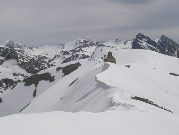#5 Tête de Girardin : L Tête de Girardin : L'ancien observatoire sur l'antécime de la Tête de Girardin (Tête de Favière)