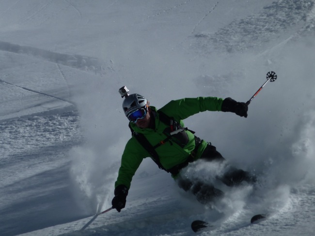 #11 C C'est le skieur qui est gros ? : Ou le zoom qui est excessif ? (Le chat)