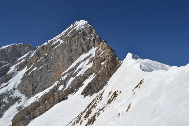 #7 Col du Rasoir (7) : Au col du Rasoir, vue grandiose sur le Jallouvre Col du Rasoir (7) : Au col du Rasoir, vue grandiose sur le Jallouvre
