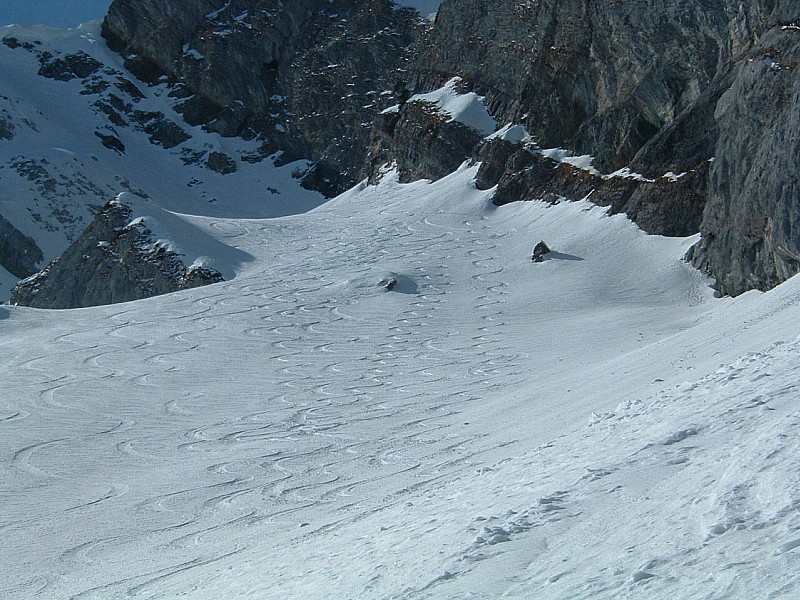 #2 Couloir du clocher en AR : Encore de la bonne neige Couloir du clocher en AR : Encore de la bonne neige