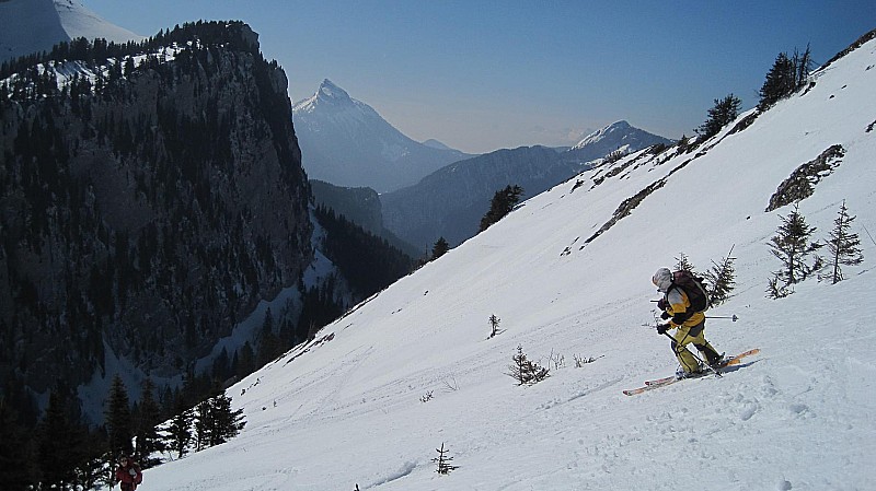 #2 Petit Som : Sa première vraie descente de rando depuis la naissance de son enfant ( en automne ). Petit Som : Sa première vraie descente de rando depuis la naissance de son enfant ( en automne ).