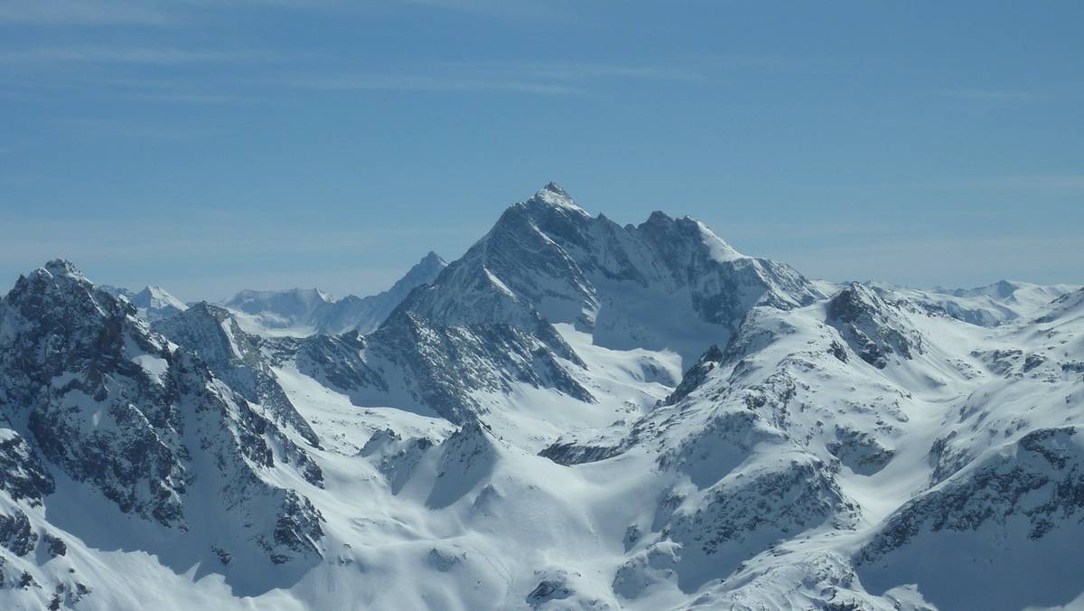 Pointe de l'Echelle : Scolette essaie de pointer son nez derriere !