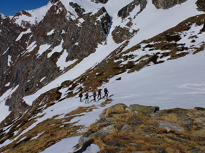 #3 creux noir : la team arive au chalet des gardes creux noir : la team arive au chalet des gardes