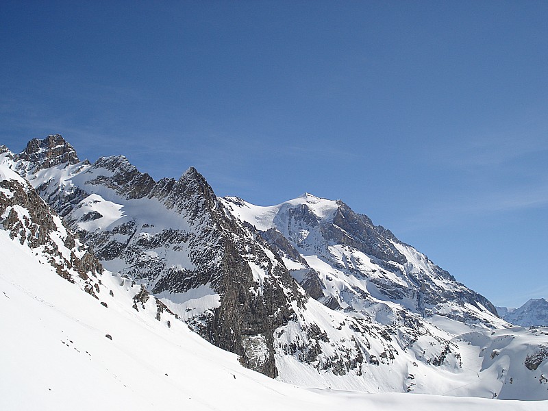 #12 Creux noir : Il y a du monde sur les grands couloirs de la grande casse aujourd Creux noir : Il y a du monde sur les grands couloirs de la grande casse aujourd'hui
