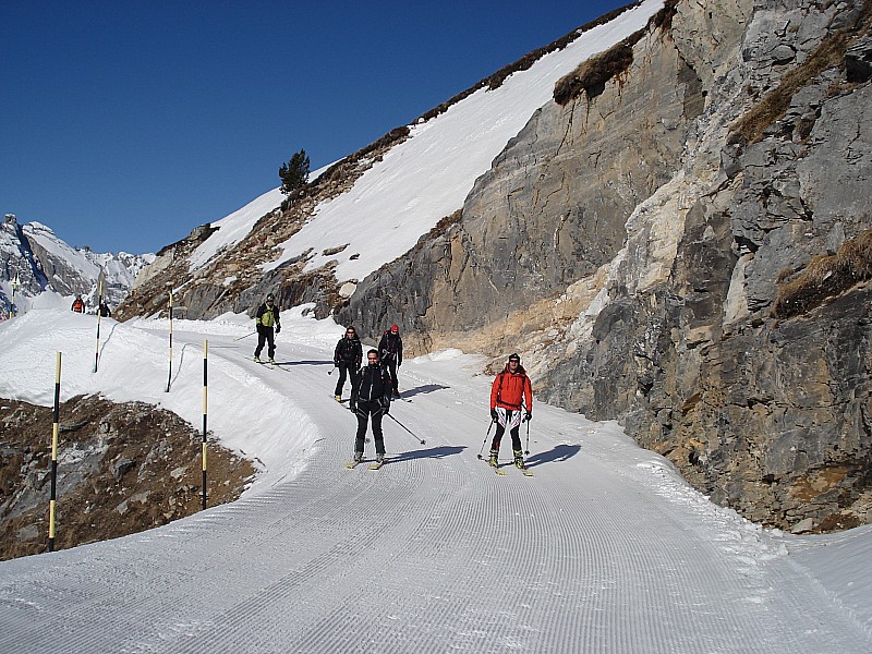 #8 Creux noir : ça commence bien...nous sommes les premiers sur la piste ( normal c Creux noir : ça commence bien...nous sommes les premiers sur la piste ( normal c'est fermé ! )