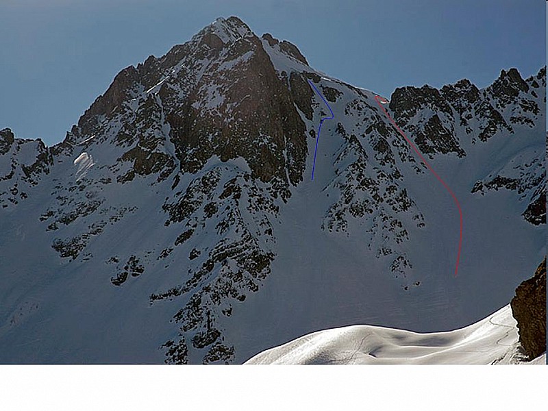 #1 Charnier : Le couloir décrit par le topo est-il donné par le trait rouge ou plus à droite ? Charnier : Le couloir décrit par le topo est-il donné par le trait rouge ou plus à droite ?