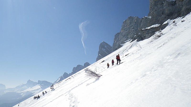 #7 Traversée des pentes E : Avant d Traversée des pentes E : Avant d'entamer une belle succession de virages sur moquette à poils longs