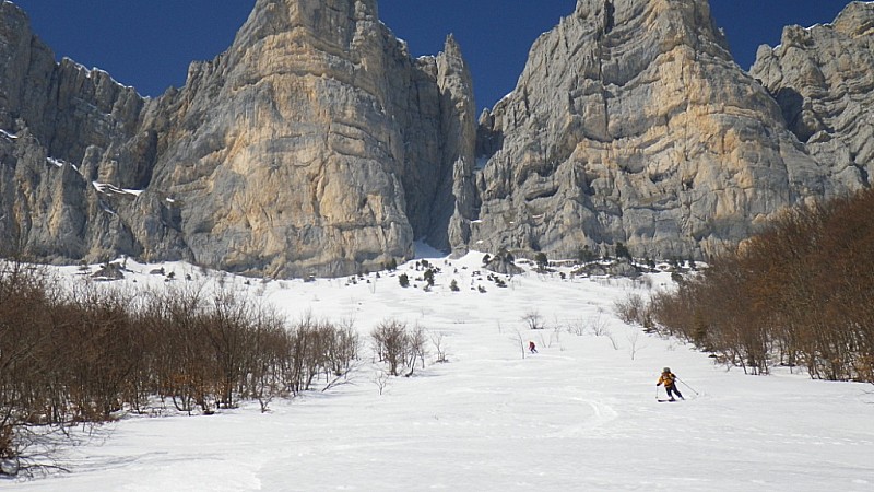#8 Zone déboisée : Zone parfaite pour éviter les hêtraies, et lisières de forêts inskiables! Tout ça sous les magnifiques falaises du Vercors Zone déboisée : Zone parfaite pour éviter les hêtraies, et lisières de forêts inskiables! Tout ça sous les magnifiques falaises du Vercors