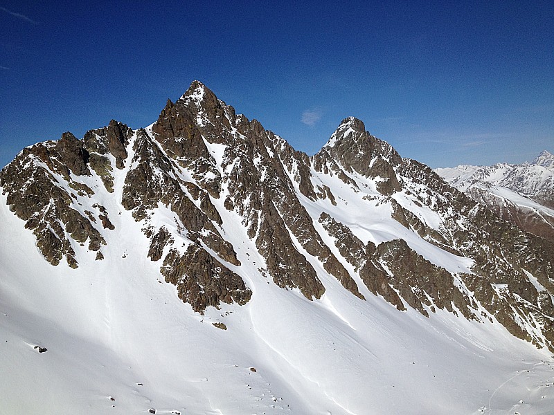 #3 Un petit souvenir pour Gé : avec un souvenir memorable de la descente du pas de Vens et remontée par le couloir donnant donnant sur la combe suspendue....Merci! Un petit souvenir pour Gé : avec un souvenir memorable de la descente du pas de Vens et remontée par le couloir donnant donnant sur la combe suspendue....Merci!